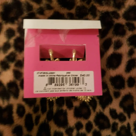 BETSEY JOHNSON Leopard Print Heart Drop Earrings w/ Bows and Gold-Tone Hardware - Picture 12 of 12